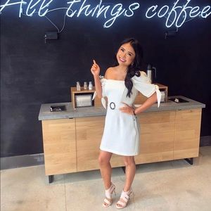 Belted white dress in size 6 (small)